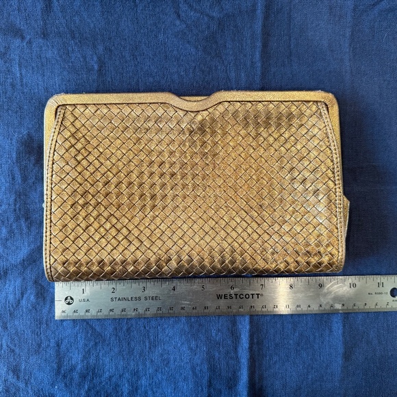 Authentic Vintage Bottega Veneta Intrecciato Clutch – Metallic Gold – GUC - Picture 4 of 11